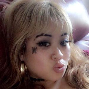 Meet your Posher, Mayuli